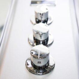 Hydro Plus Mirror Controls 2