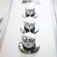 Hydro Plus Mirror Controls