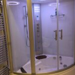 lisbon 1350 whirlpool bath with airspa