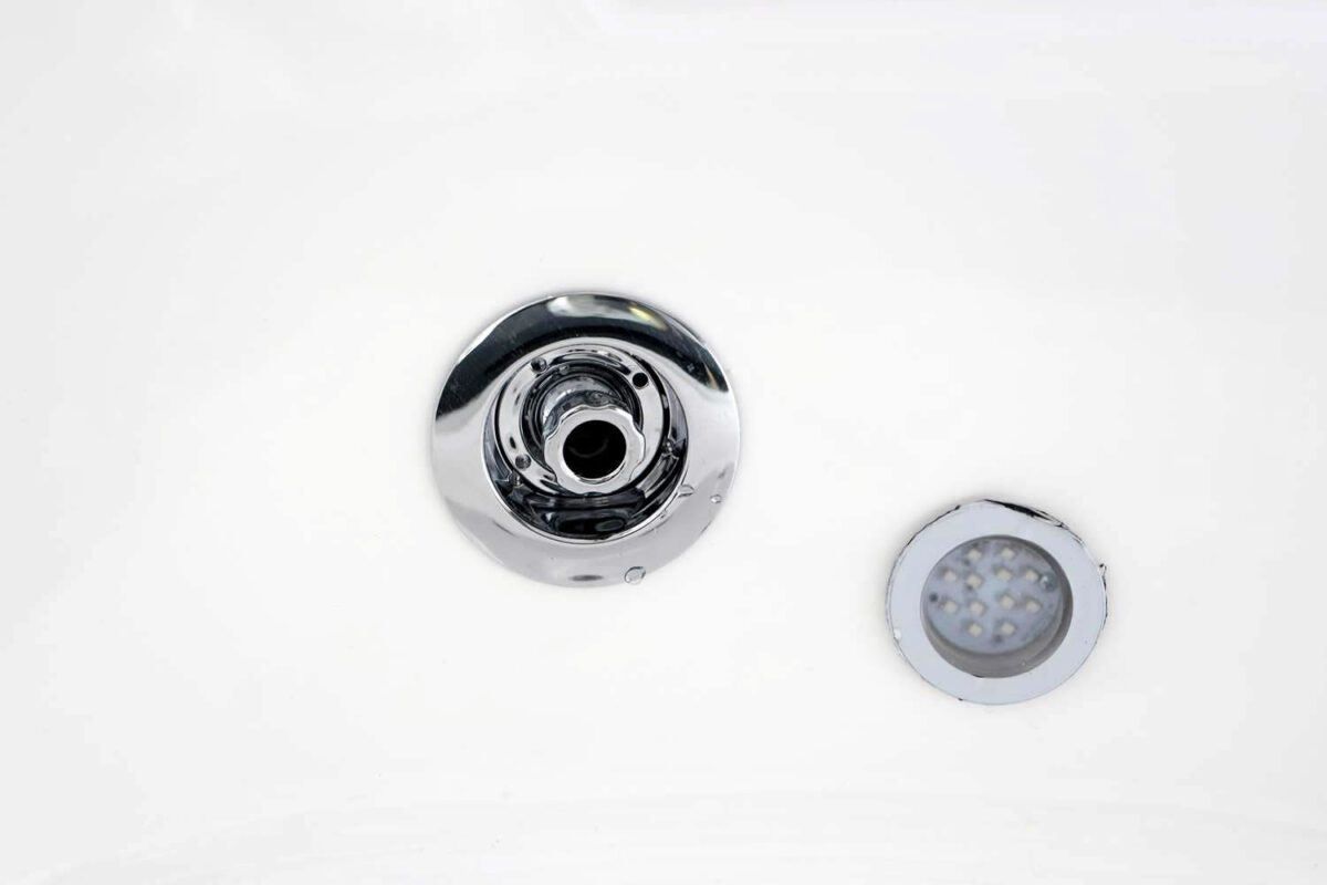 vidalux wb89 deluxe 1400 x 1400 corner whirlpool & airspa bath