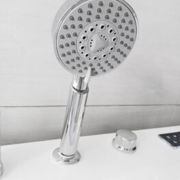 wb44 deluxe waterfall 1700 x 850 whirlpool & airspa bath